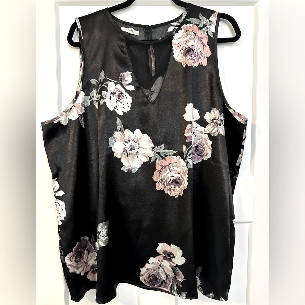 Maurices Black and Pink Floral Sleeveless Blouse - Size 2x